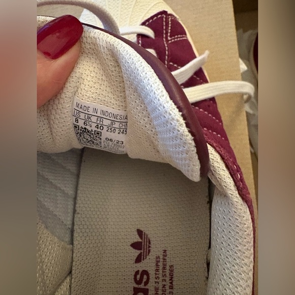 Like new women Adidas Superstar βBurgundyβ β Style IF7676 size 8 ! - Picture 8 of 11